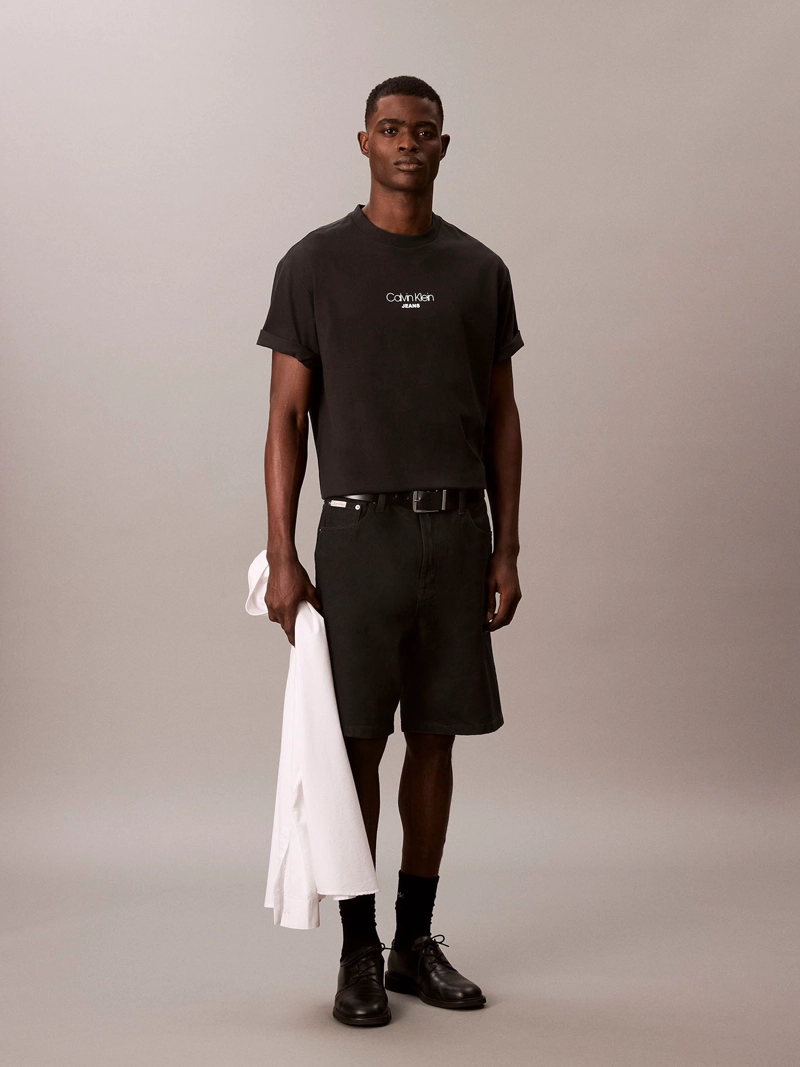 POLERA RELAXED CON LOGOTIPO EN RELIEVE - 4