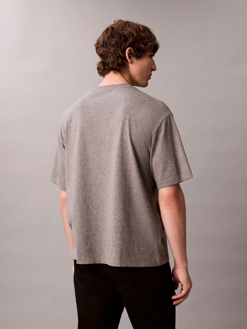 POLERA CON GRAFICO DE MONOLOGO - 3