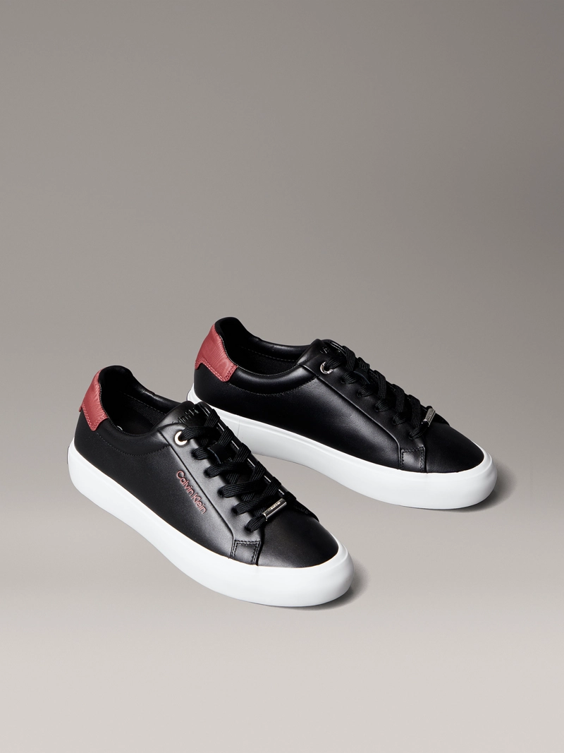 ZAPATILLAS DE CUERO CON LOGO GRABADO - 1