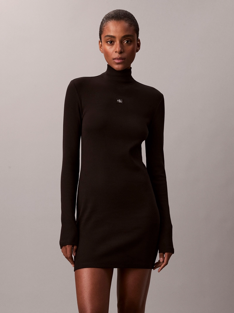 VESTIDO MINI CON CUELLO ALTO - 1