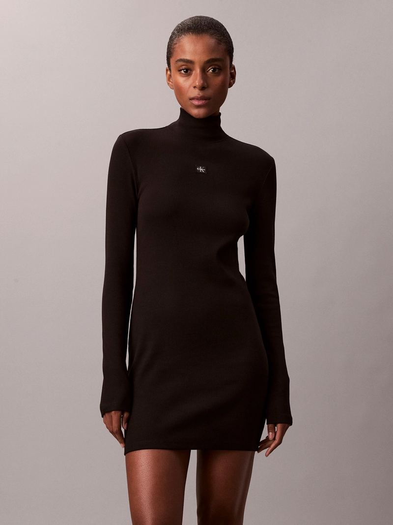 VESTIDO MINI CON CUELLO ALTO - 1