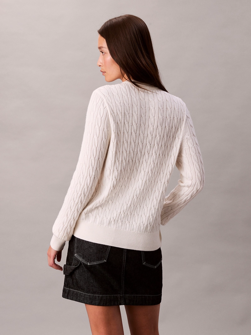 SWEATER CON TEJIDO TRENZADO Y CIERRE DE BOTONES - 3