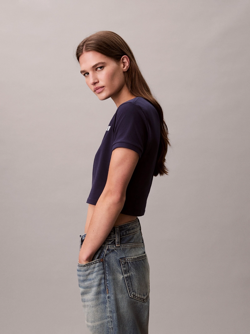 POLERA CROPPED CON LOGO - 4
