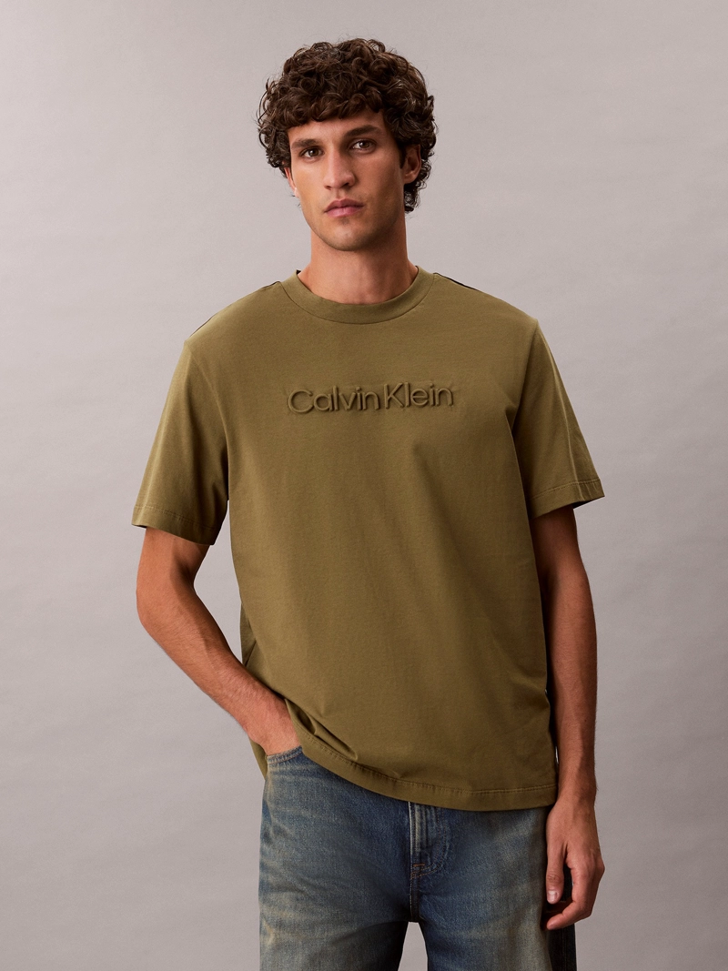 POLERA CON LOGO EN RELIEVE - 1