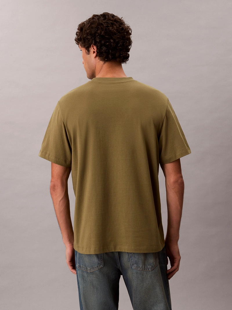 POLERA CON LOGO EN RELIEVE - 3