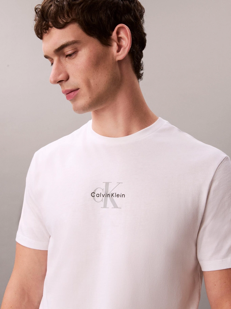POLERA CON GRAFICO ESTAMPADO MICRO MONOLOGO - 5