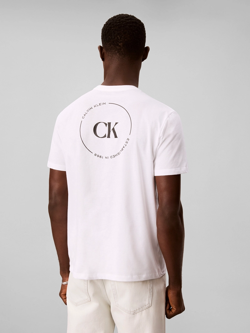 POLERA CON LOGO GRAFICO - 3
