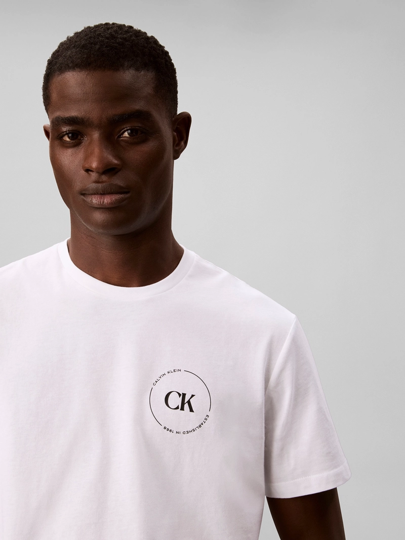 POLERA CON LOGO GRAFICO - 5