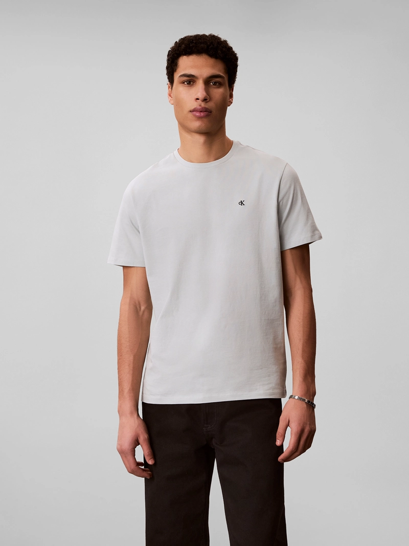 POLERA CLASICA CON MONOGRAMA - 1