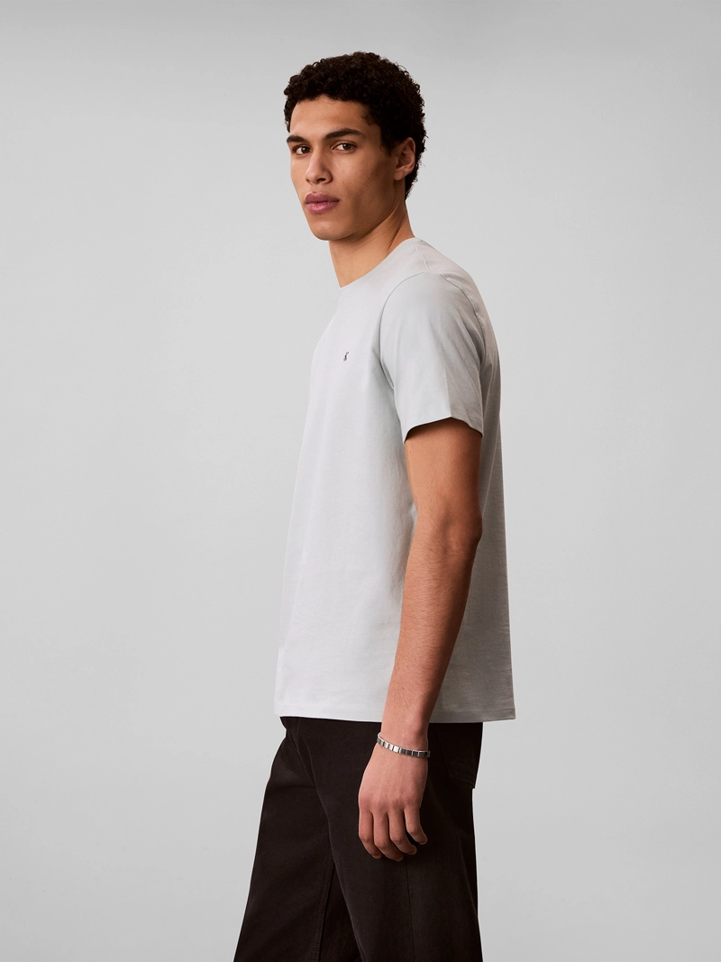 POLERA CLASICA CON MONOGRAMA - 4