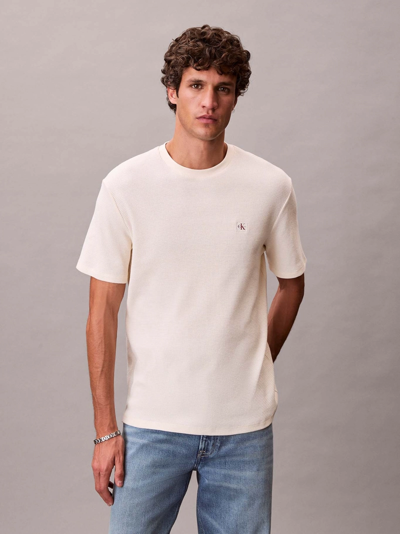 POLERA EN TEJIDO WAFFLE CON ETIQUETA DE LOGO - 1