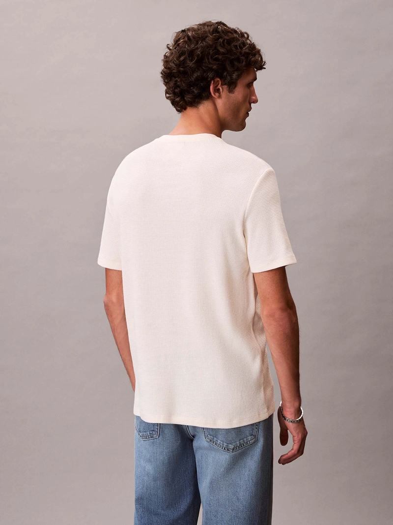 POLERA EN TEJIDO WAFFLE CON ETIQUETA DE LOGO - 3
