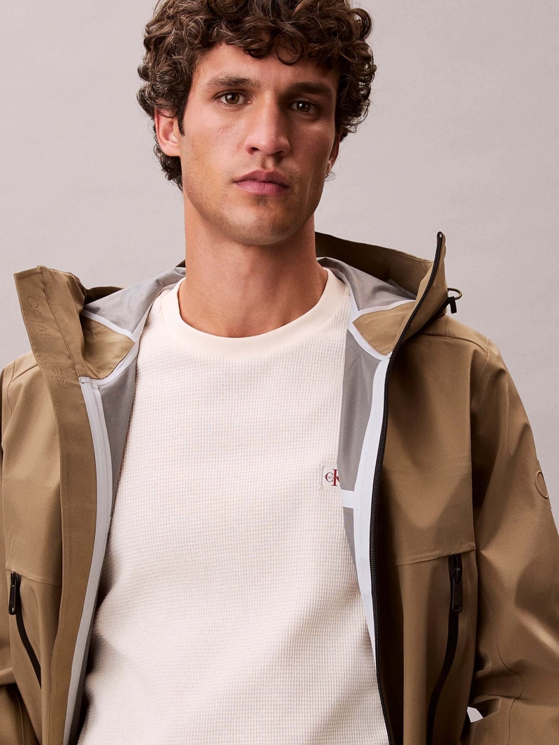 POLERA EN TEJIDO WAFFLE CON ETIQUETA DE LOGO - 4