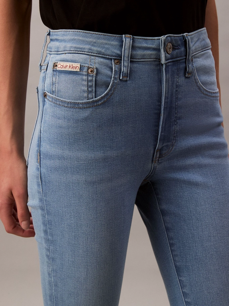 JEANS SKINNY DE TALLE MEDIO - 4