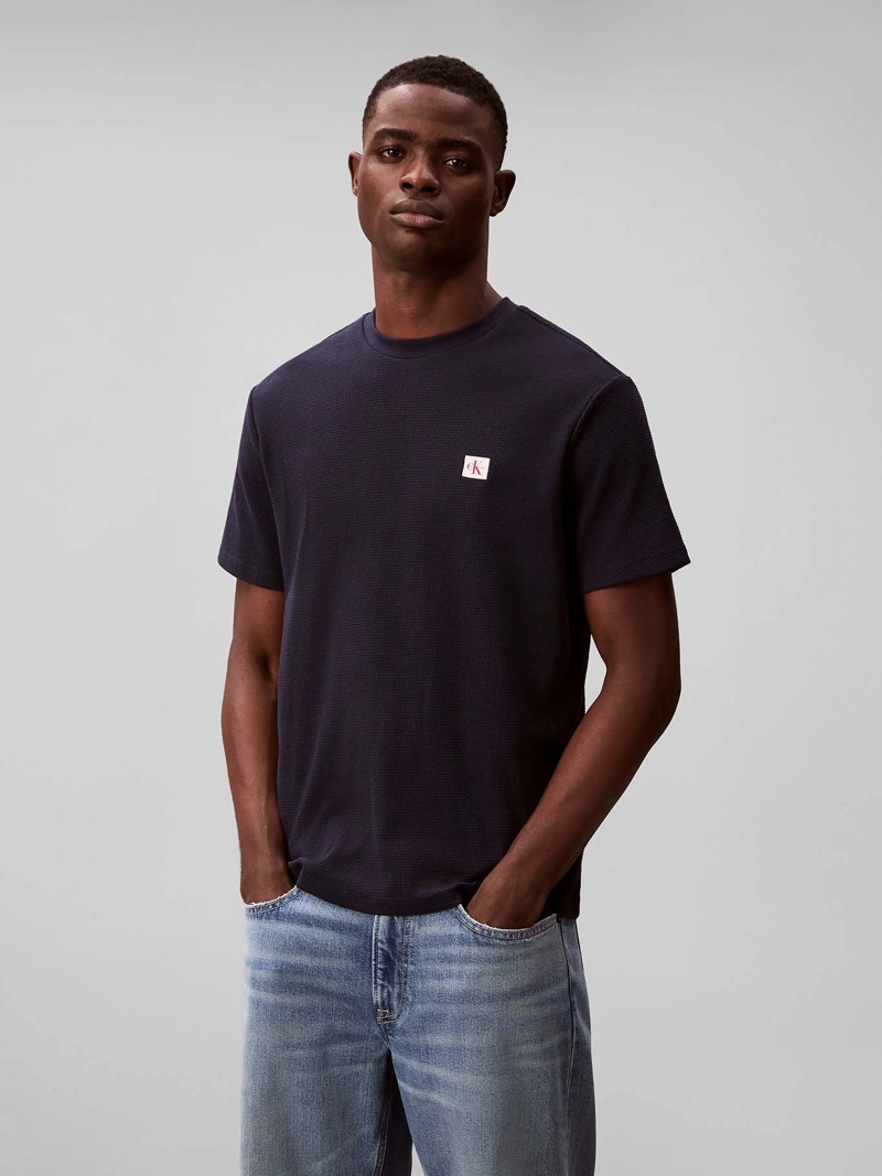 POLERA EN TEJIDO WAFFLE CON ETIQUETA DE LOGO - 1