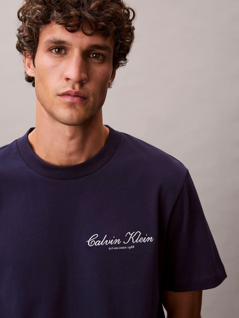 POLERA CON LOGO GRAFICO - 4