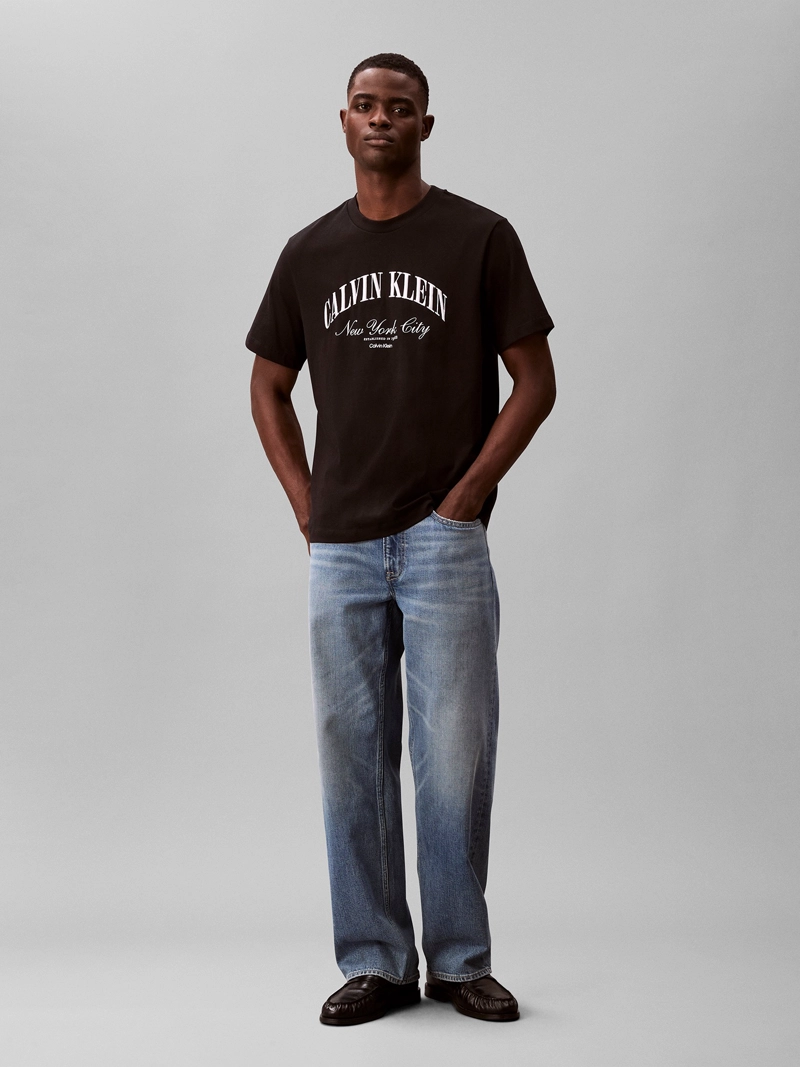 POLERA CON LOGO GRAFICO - 2