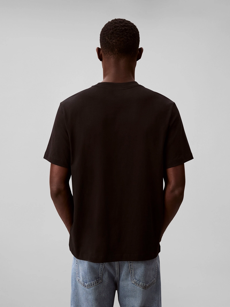 POLERA CON LOGO GRAFICO - 3