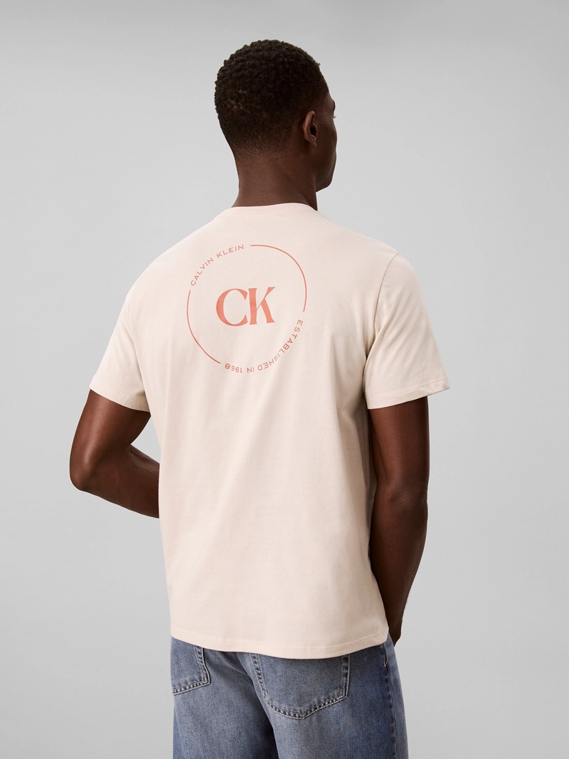 POLERA CON LOGO GRAFICO - 3
