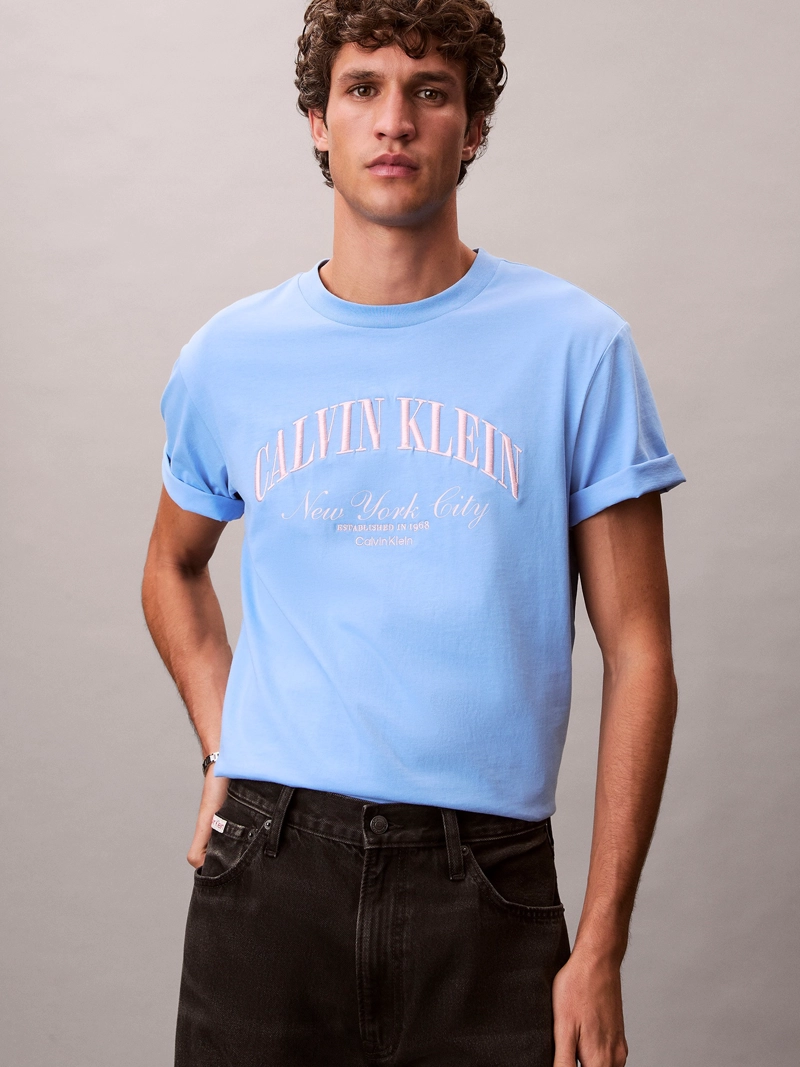 POLERA CON LOGO GRAFICO - 4