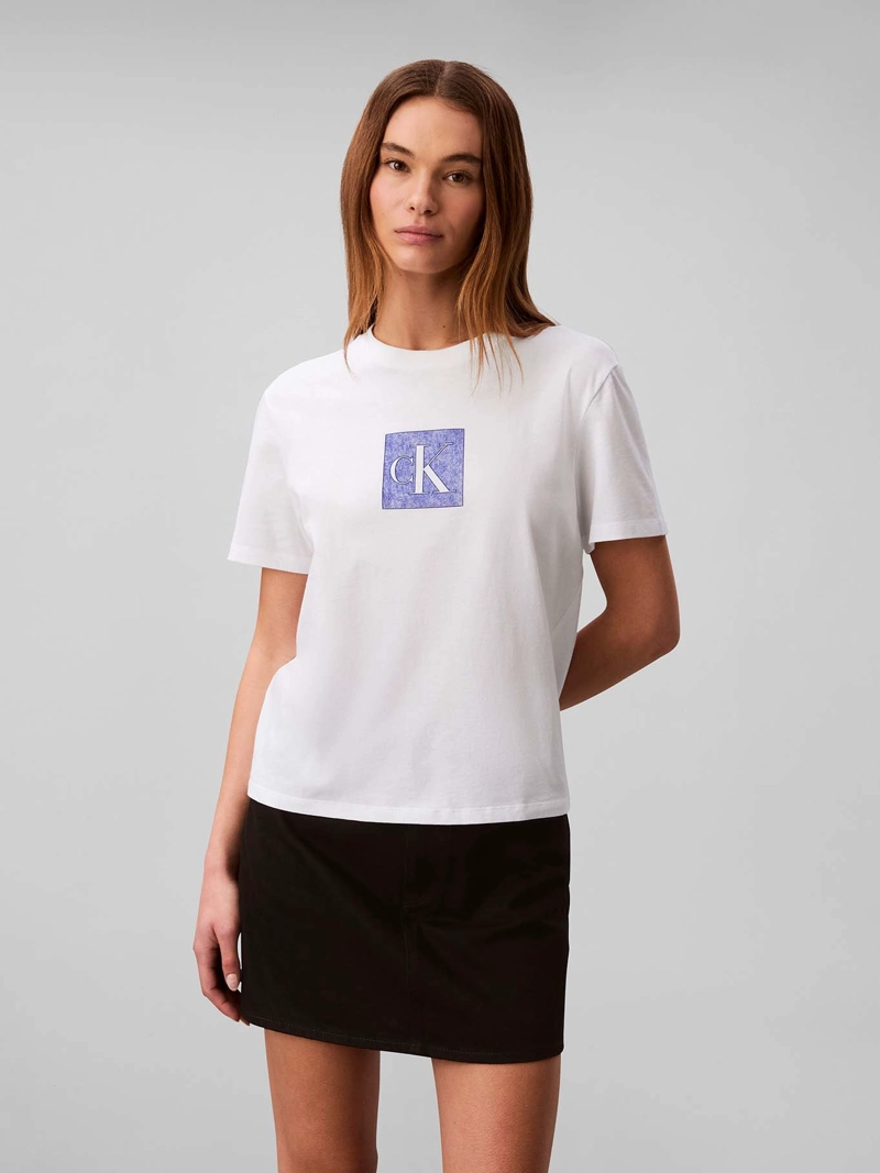POLERA CLASICA CON MONOGRAMA - 1