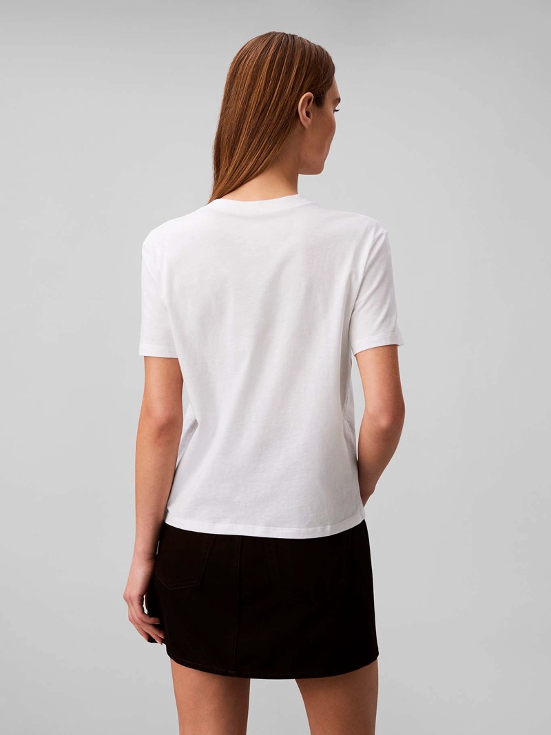 POLERA CLASICA CON MONOGRAMA - 3