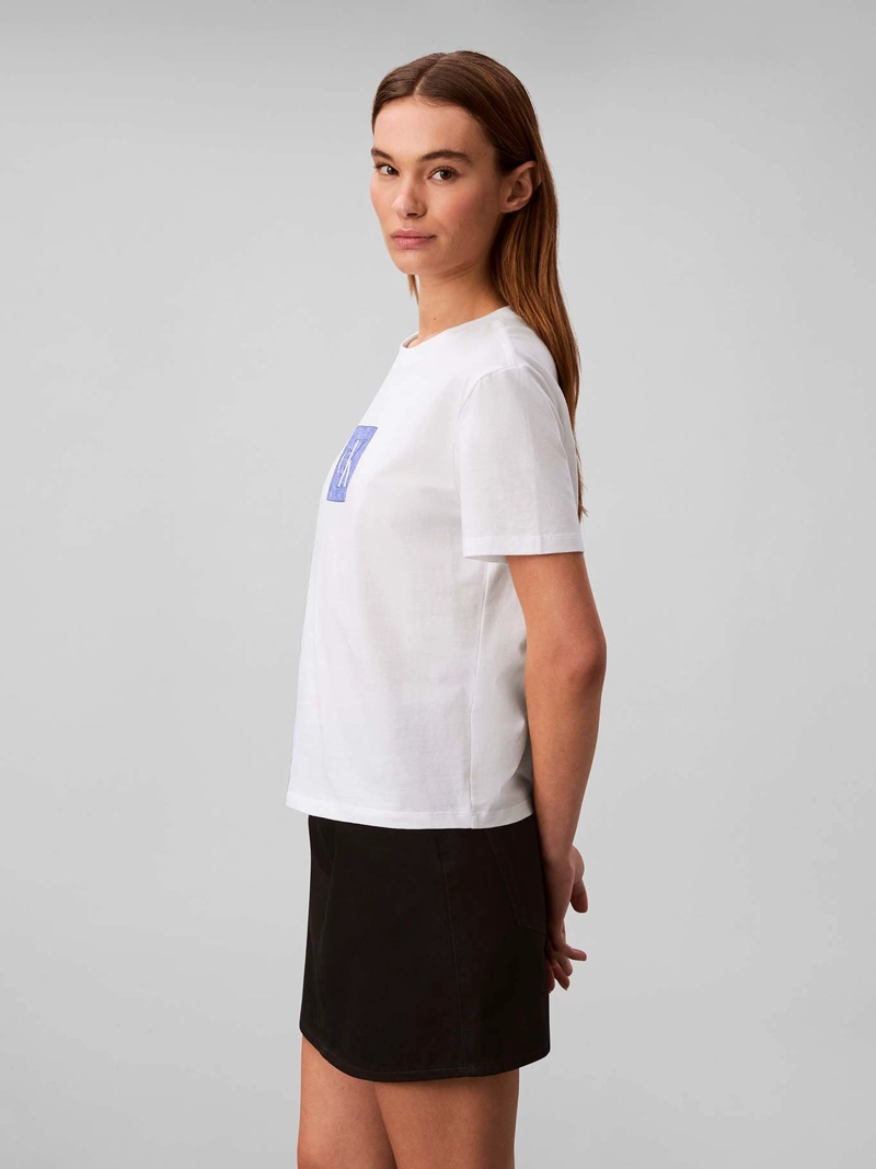POLERA CLASICA CON MONOGRAMA - 4