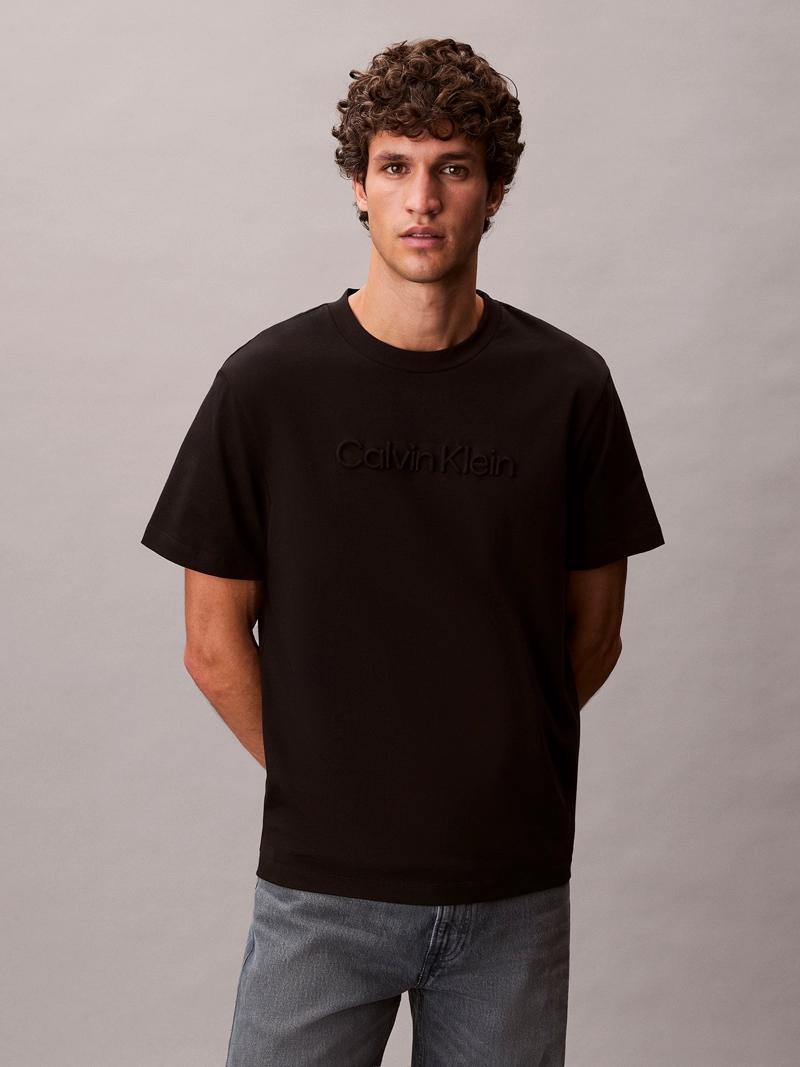 POLERA CON LOGO EN RELIEVE - 1