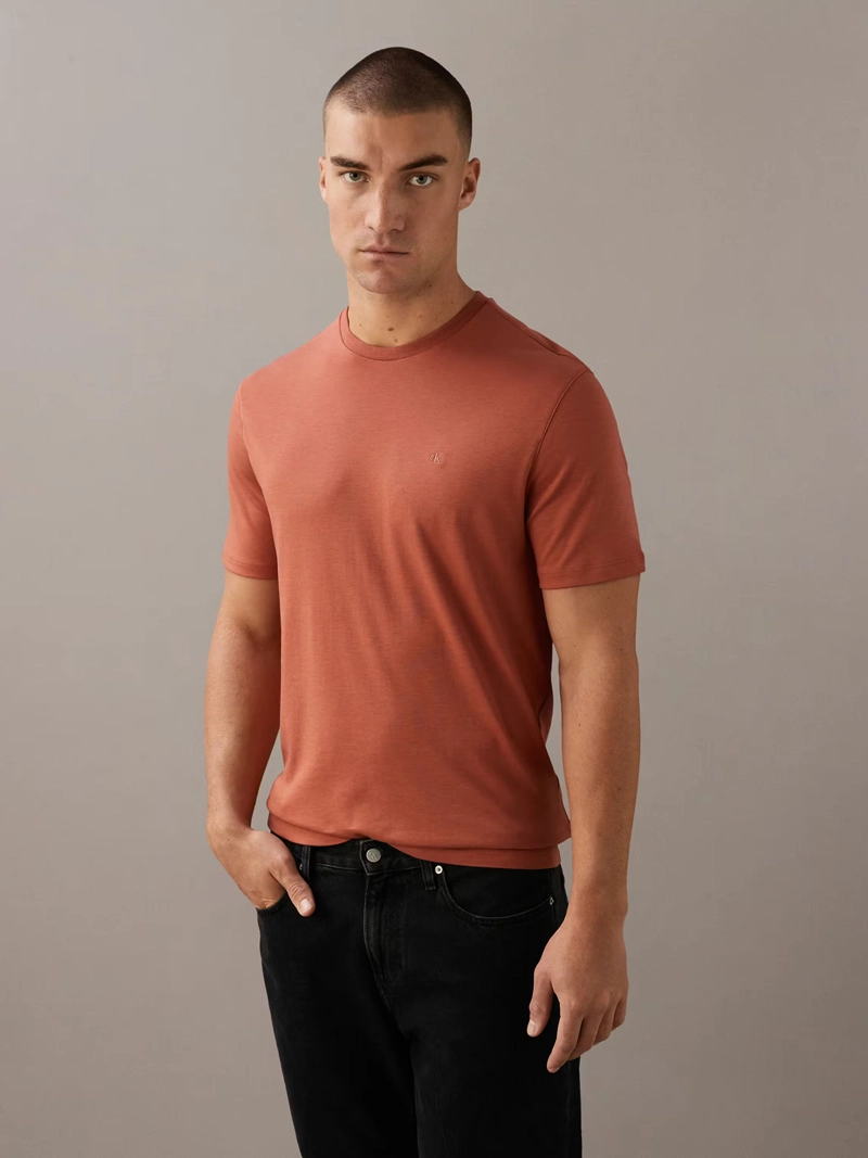 POLERA DE ALGODON SUPIMA CON LOGO BORDADO - 1