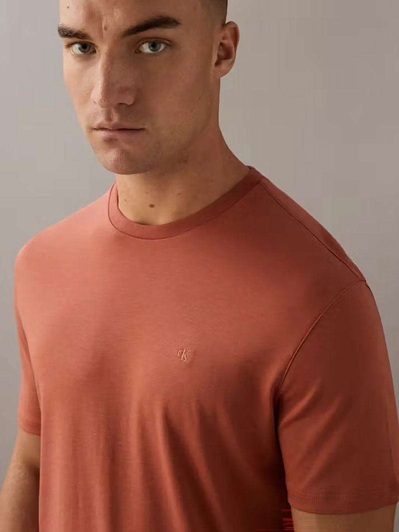 POLERA DE ALGODON SUPIMA CON LOGO BORDADO - 4