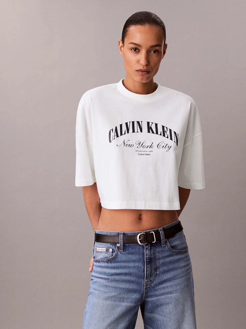 POLERA CROPPED BOXY CON LOGO - 4