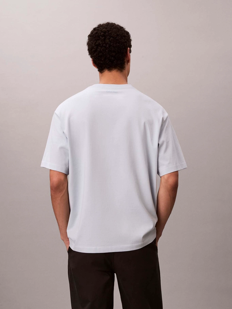 POLERA CON GRAFICO DE EMBLEMA - 3