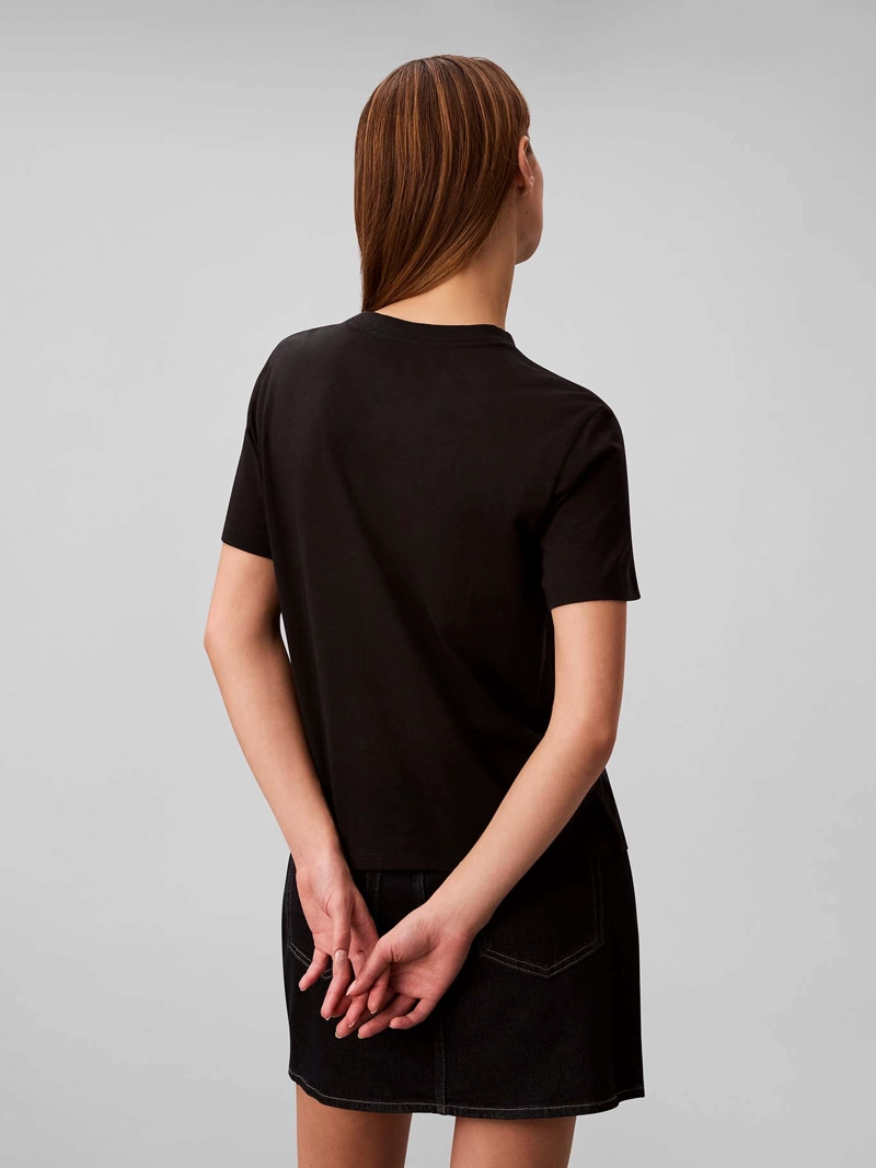 POLERA CLASICA CON MONOGRAMA - 3