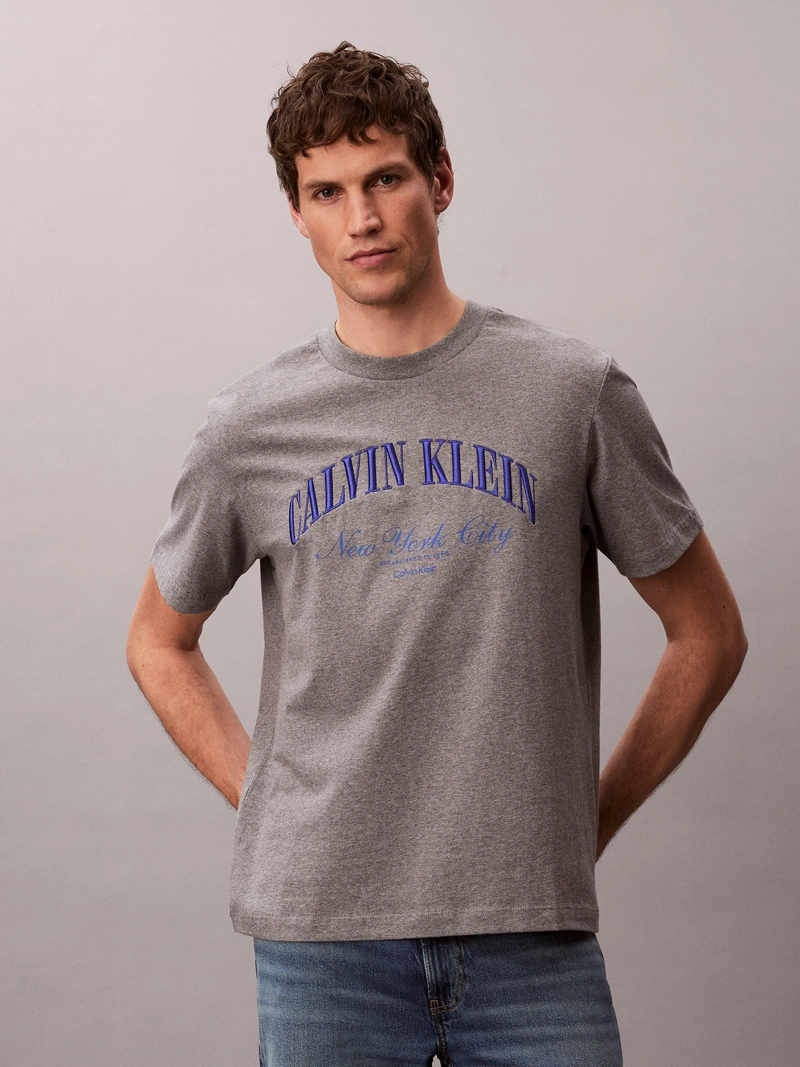 POLERA CON LOGO GRAFICO - 1