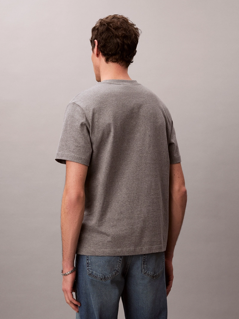 POLERA CON LOGO GRAFICO - 3