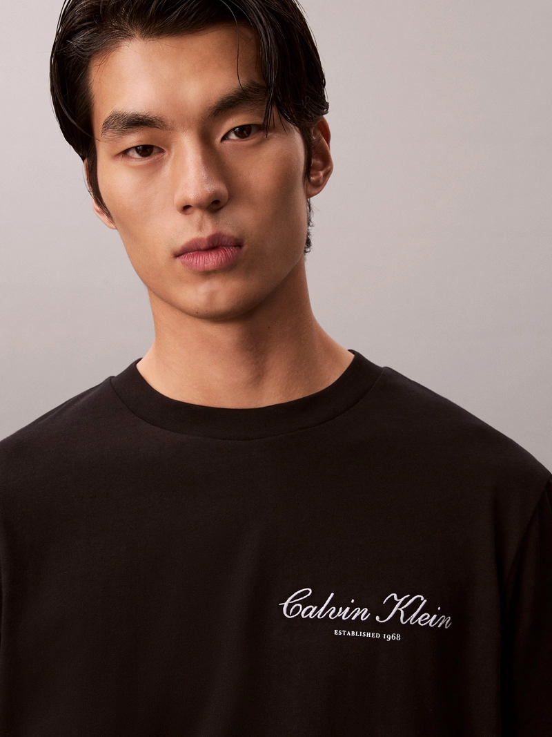 POLERA CON LOGO GRAFICO - 5