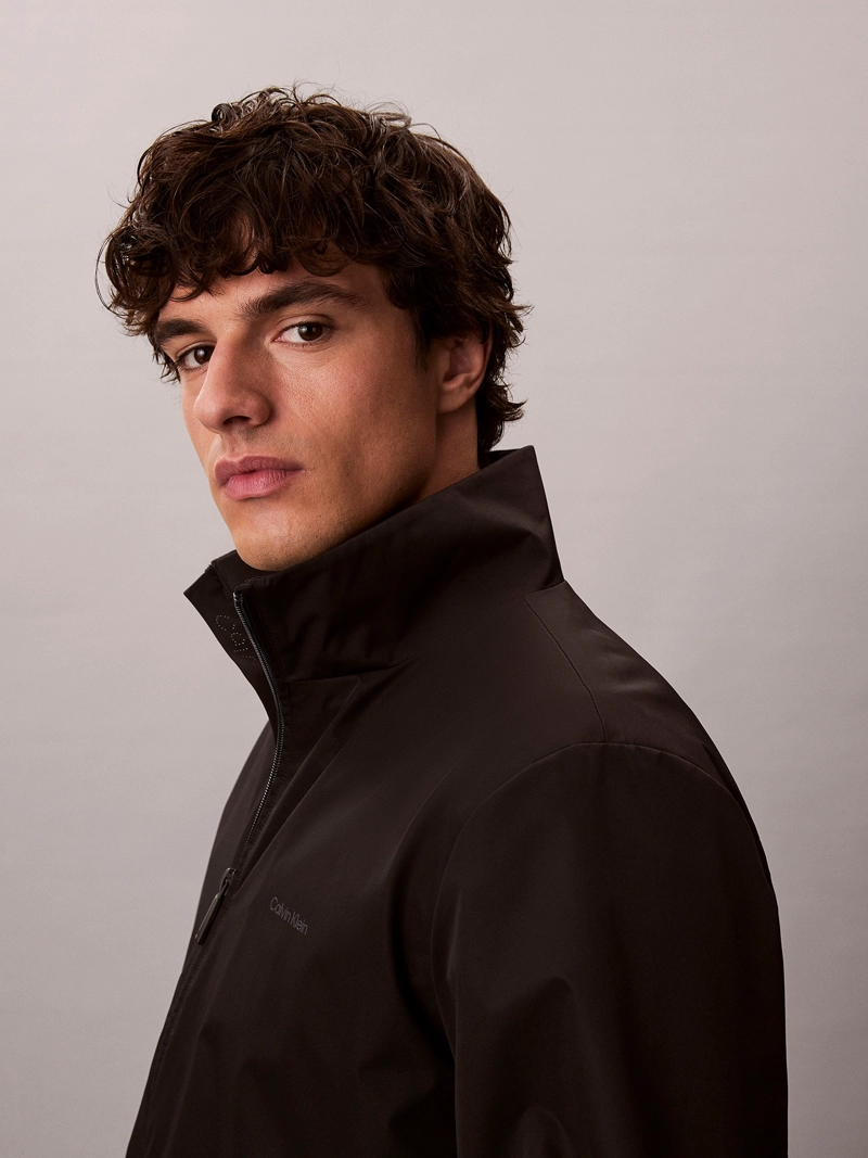 CHAQUETA CORTAVIENTO CON CUELLO ALTO - 5