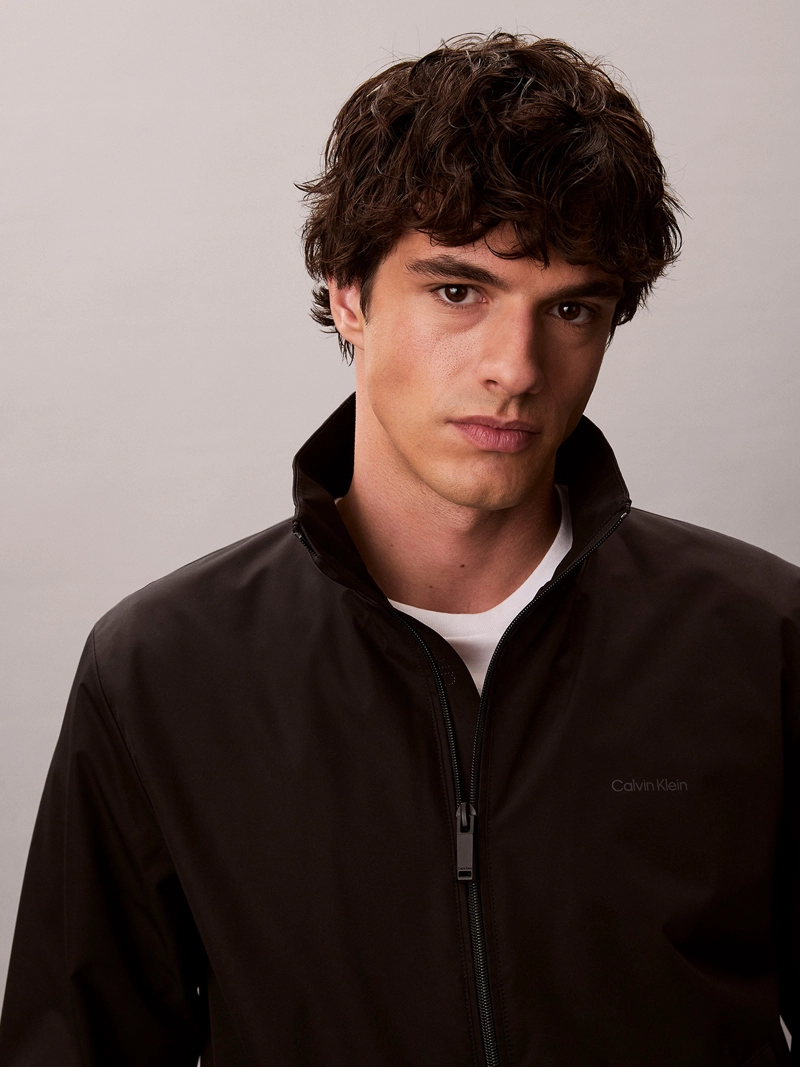 CHAQUETA CORTAVIENTO CON CUELLO ALTO - 6