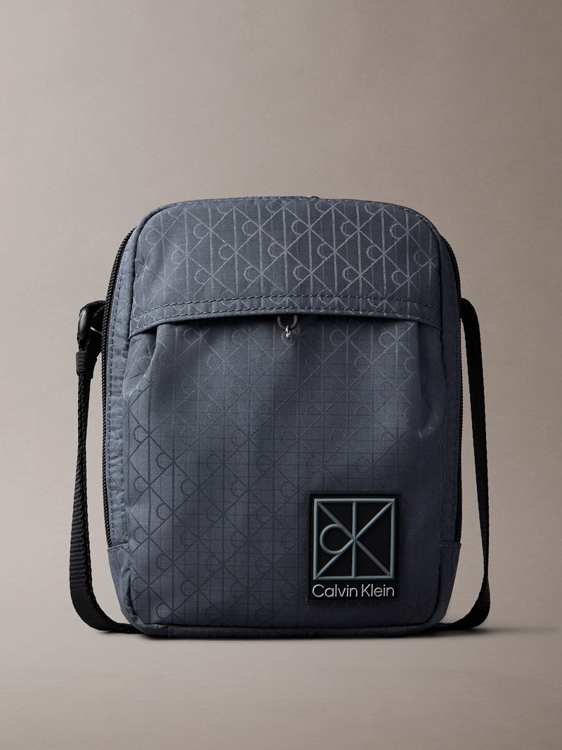 BOLSO REPORTER CON ESTAMPADO DE EMBLEMA - 1