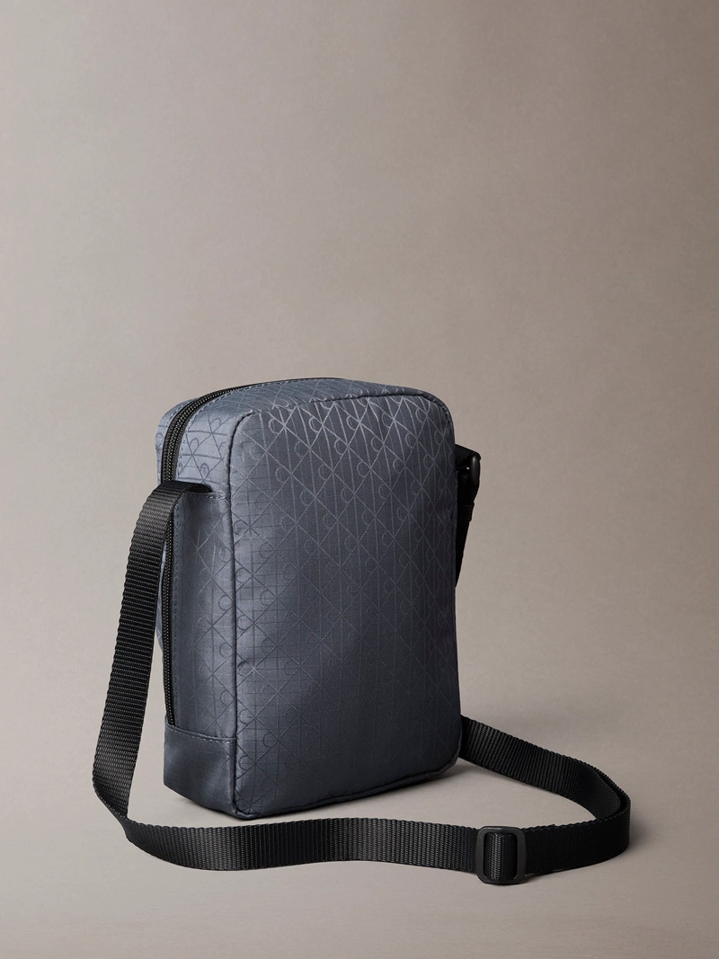 BOLSO REPORTER CON ESTAMPADO DE EMBLEMA - 2