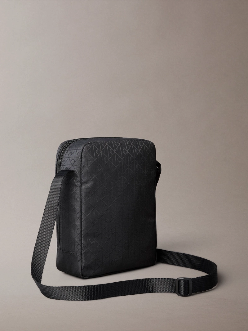 BOLSO REPORTER CON ESTAMPADO DE EMBLEMA - 2