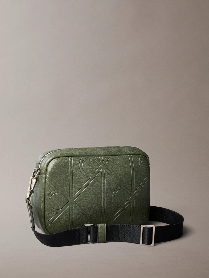 BOLSO CAMERA CON TEXTURA DE EMBLEMA - 2