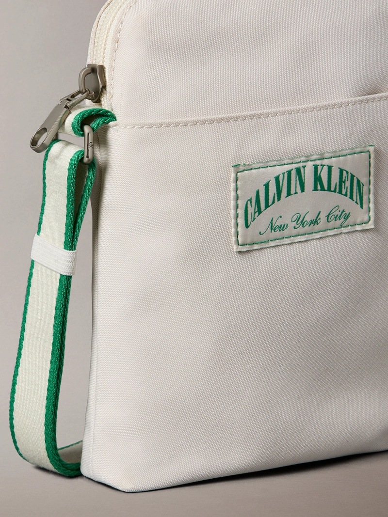 BOLSO REPORTER CON PARCHE GRAFICO - 4