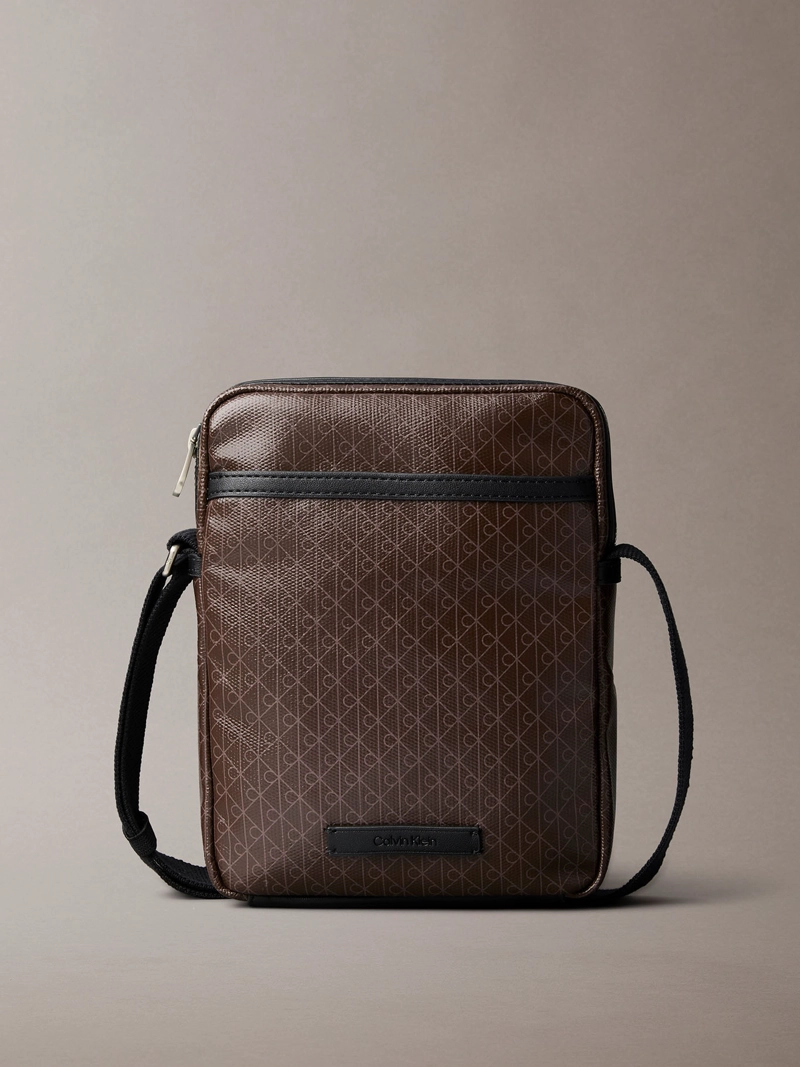 BOLSO REPORTER SLIM CON ESTAMPADO DE EMBLEMA - 1
