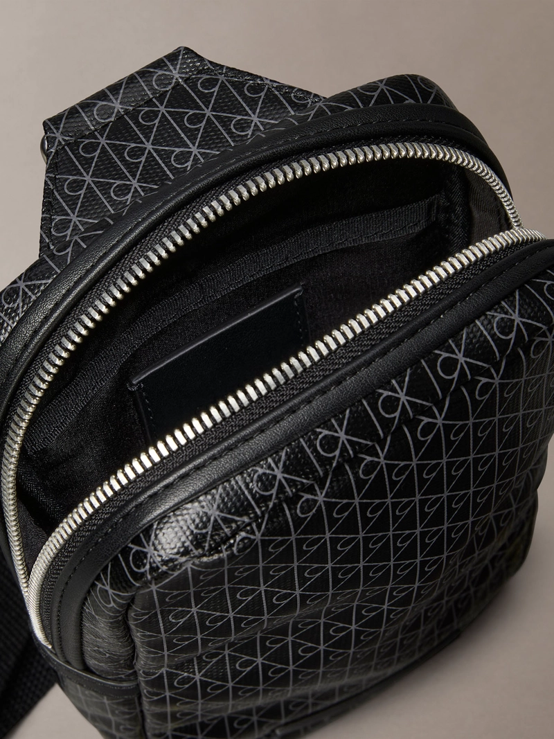 BOLSO CRUZADO CUADRADO CON ESTAMPADO DE EMBLEMA - 3