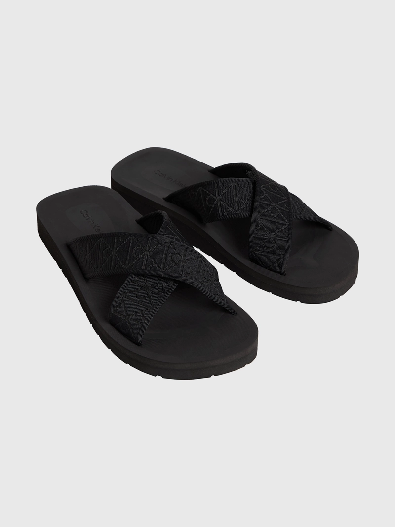 SANDALIAS DE TIRAS CRUZADAS CON ESTAMPADO DE EMBLEMA - 1