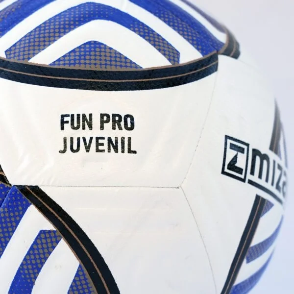 BALON FUTBOL FUN JUVENIL N° 4 COLOR BLANCO Y AZUL MARCA MIZAN - 3