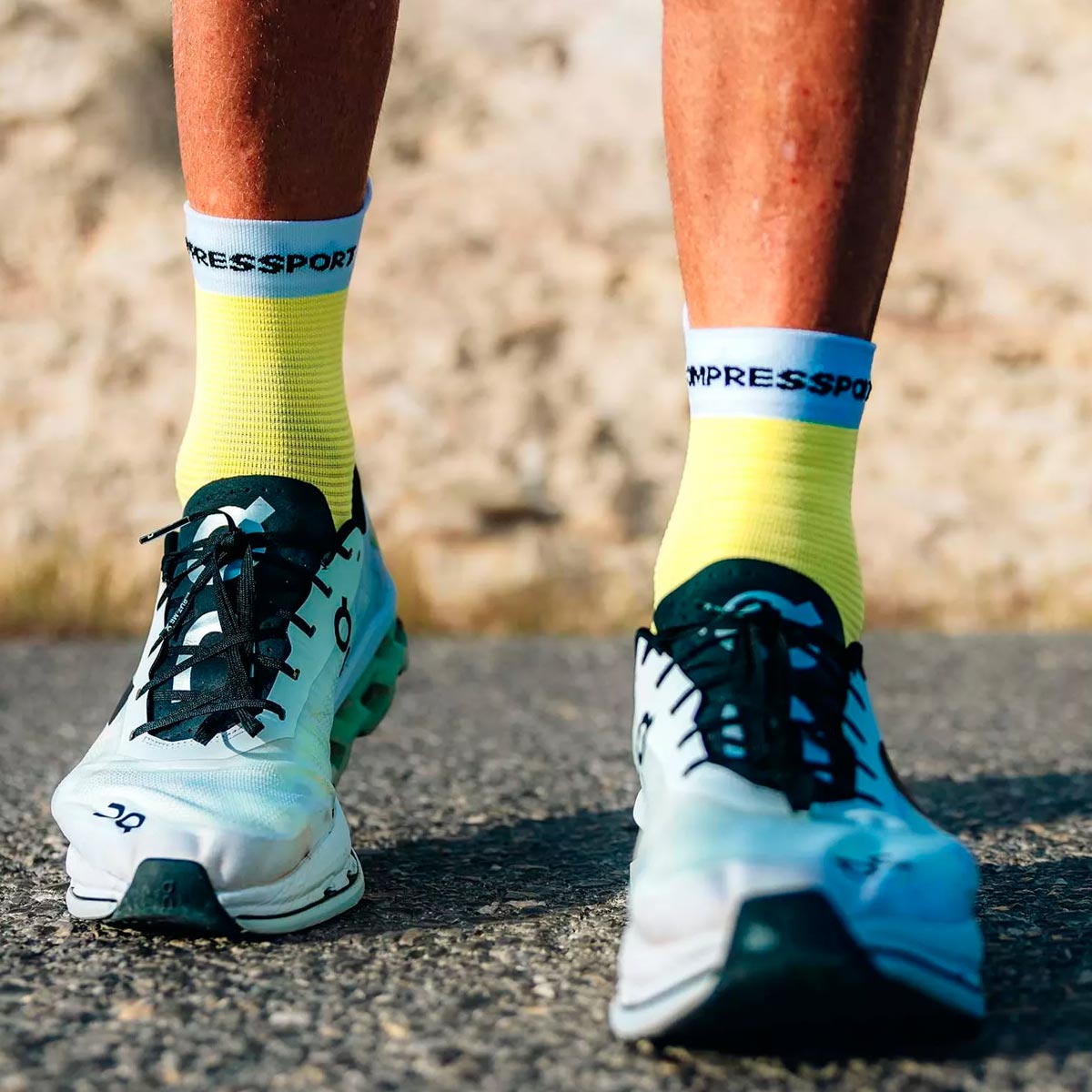 CALCETÍN UNISEX COMPRESSPORT OI24 C PRO RACING V4.0 RUN HIGH AMARILLO - 4