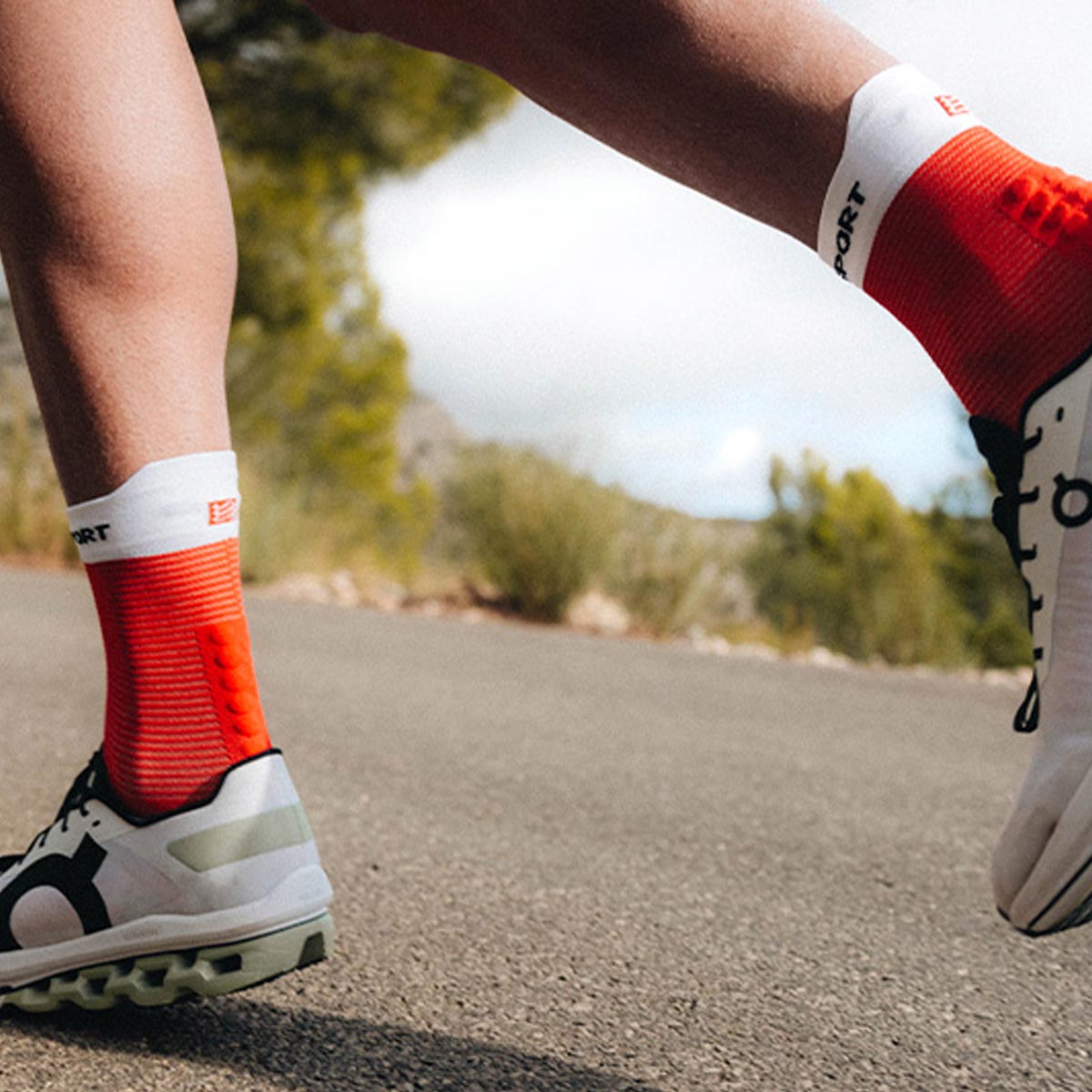 CALCETÍN UNISEX COMPRESSPORT OI24 C PRO RACING V4.0 RUN HIGH ROJO - 3