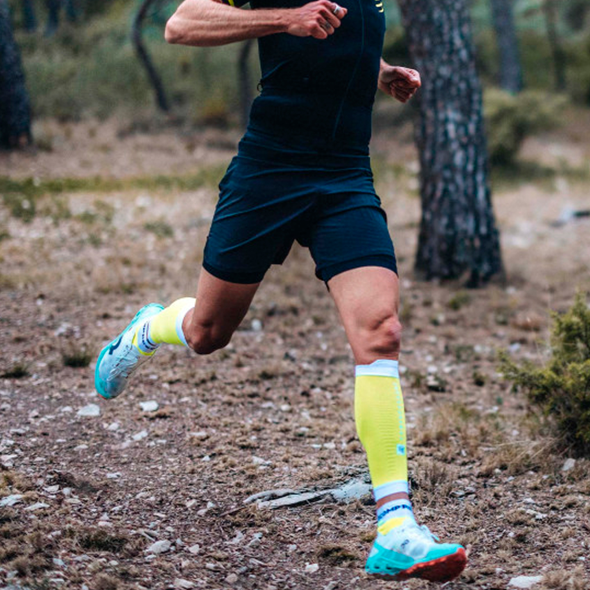 CALCETÍN UNISEX COMPRESSPORT ULTRA TRAIL LOW AMARILLO - 3